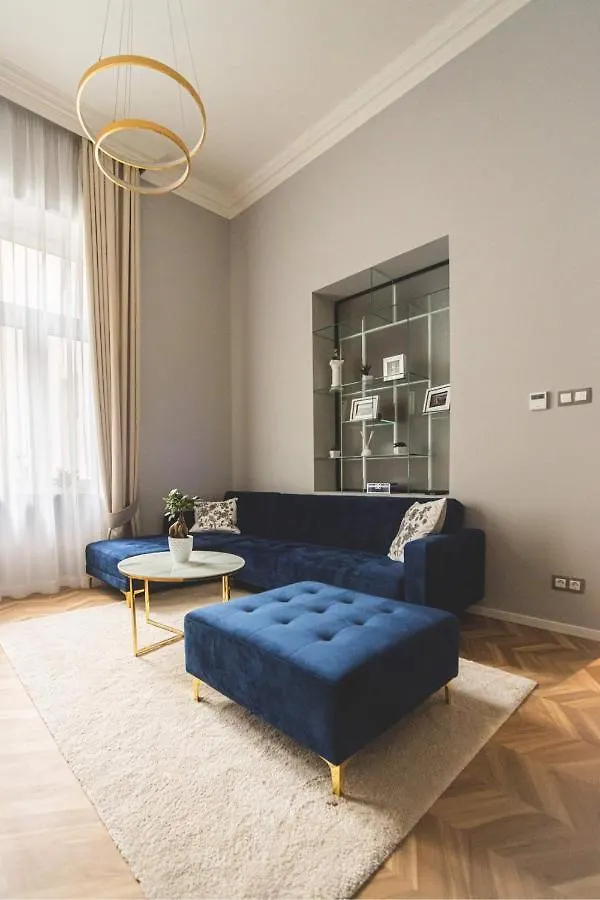 Luxury Gold 2 Bedroom Apartment Budapest