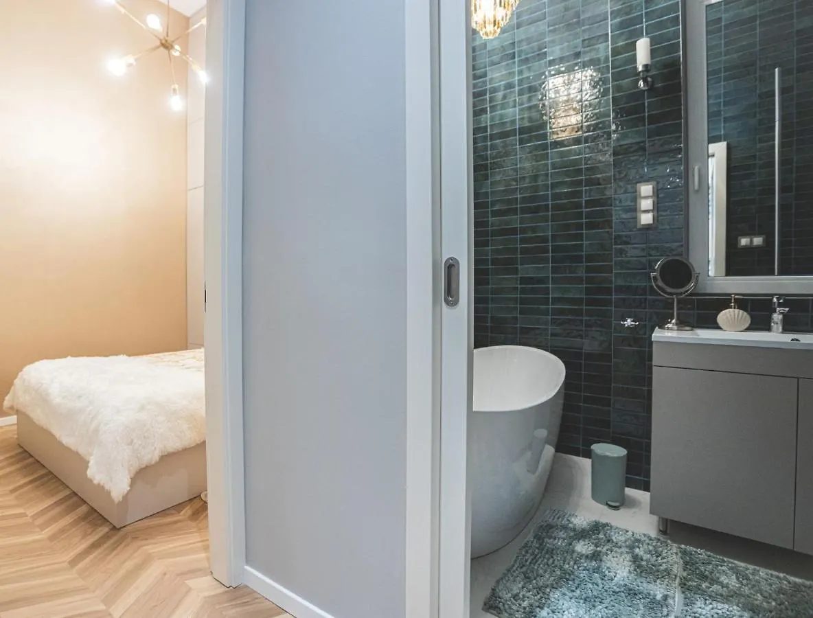 Luxury Gold 2 Bedroom Apartment Budapest